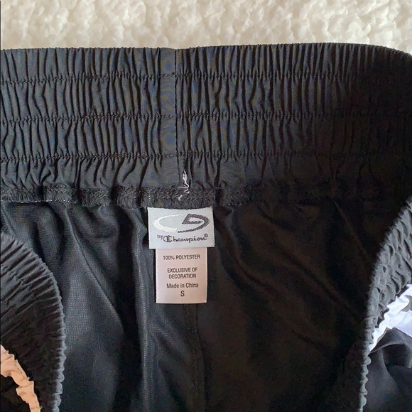 Champion shorts - Picture 2 of 3